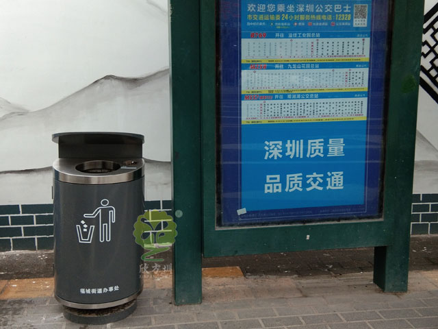 市政道路其他垃圾收集容器-其他垃圾桶户外摆放实景图