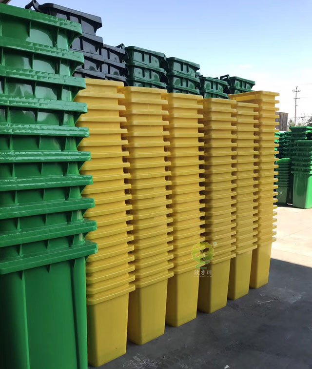 120/240升塑料垃圾桶批量出货及工厂生产图